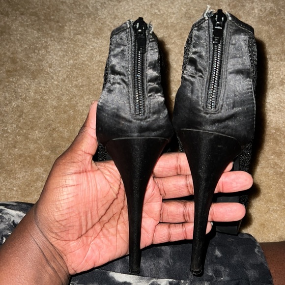 Lace booties - Picture 13 of 14